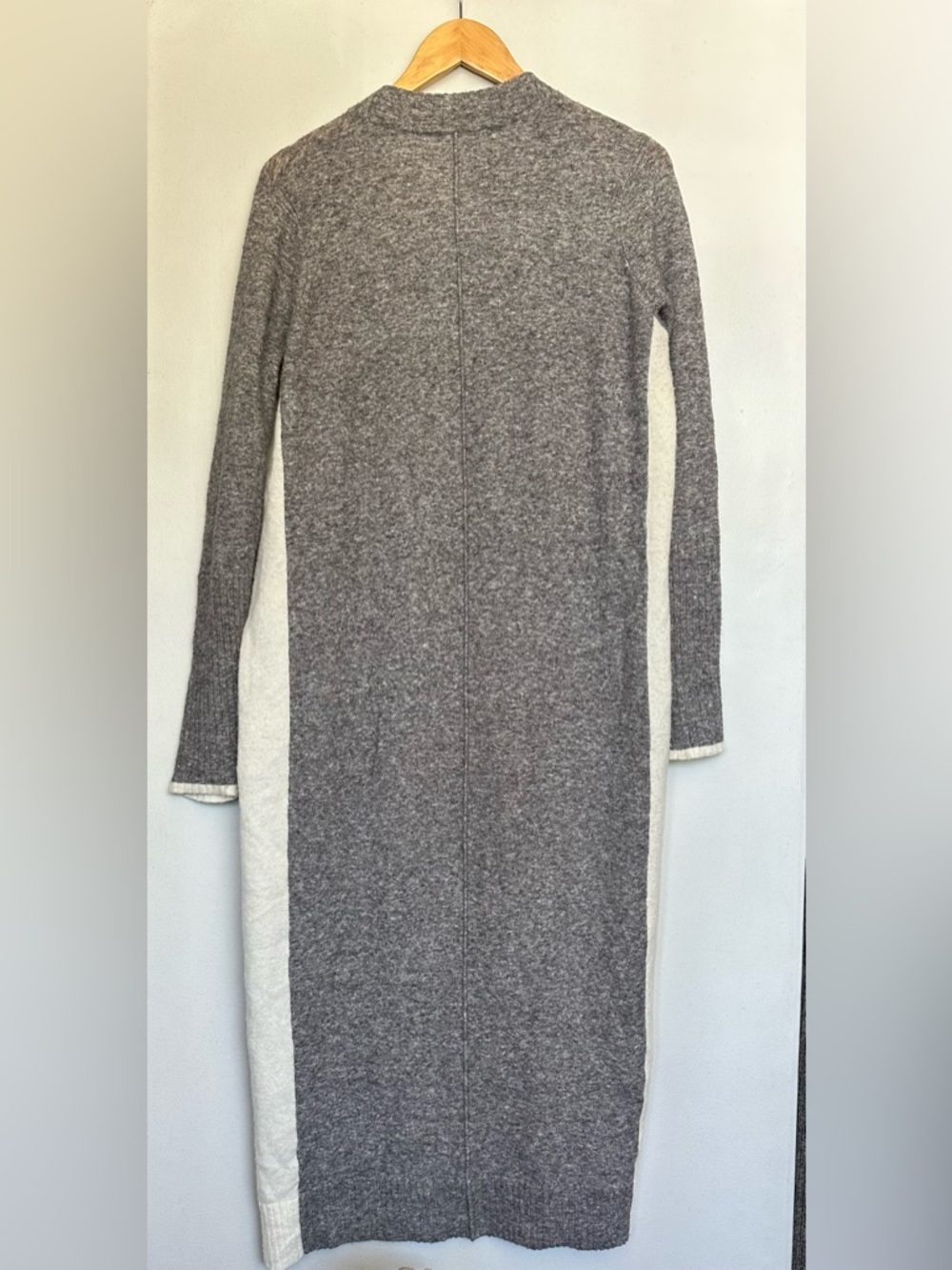 Athleta Gray Long Open-Front Cardigan with Cream Panels and Pockets - Picture 4 of 7
